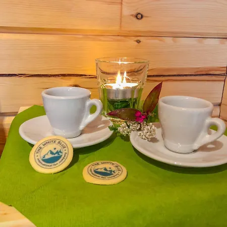 Chalé Hirsi - The White Blue Wilderness *