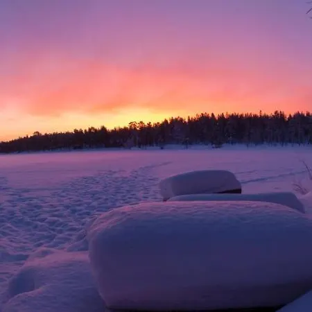 Hirsi - The White Blue Wilderness Chalet *