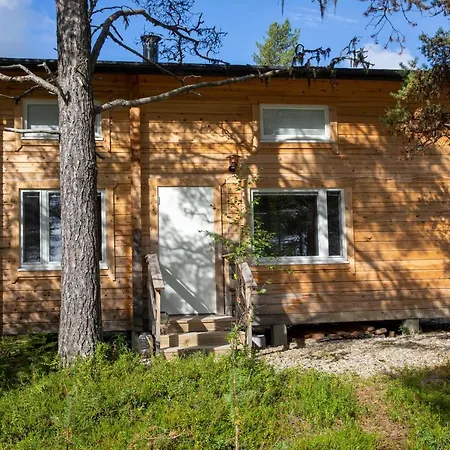 Chalet Hirsi - The White Blue Wilderness