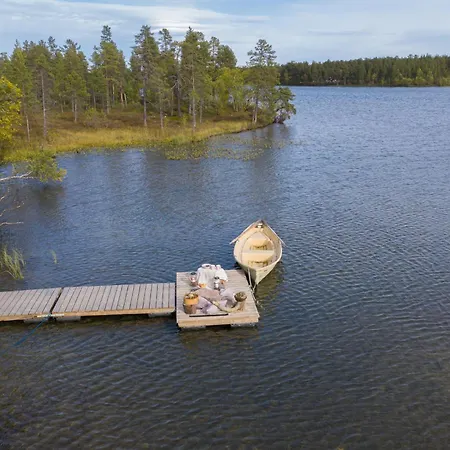 Chalé Hirsi - The White Blue Wilderness
