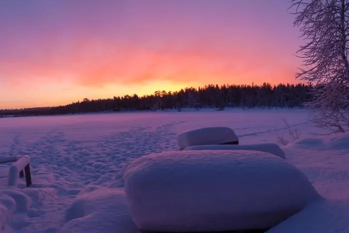 Hirsi - The White Blue Wilderness Chalet *